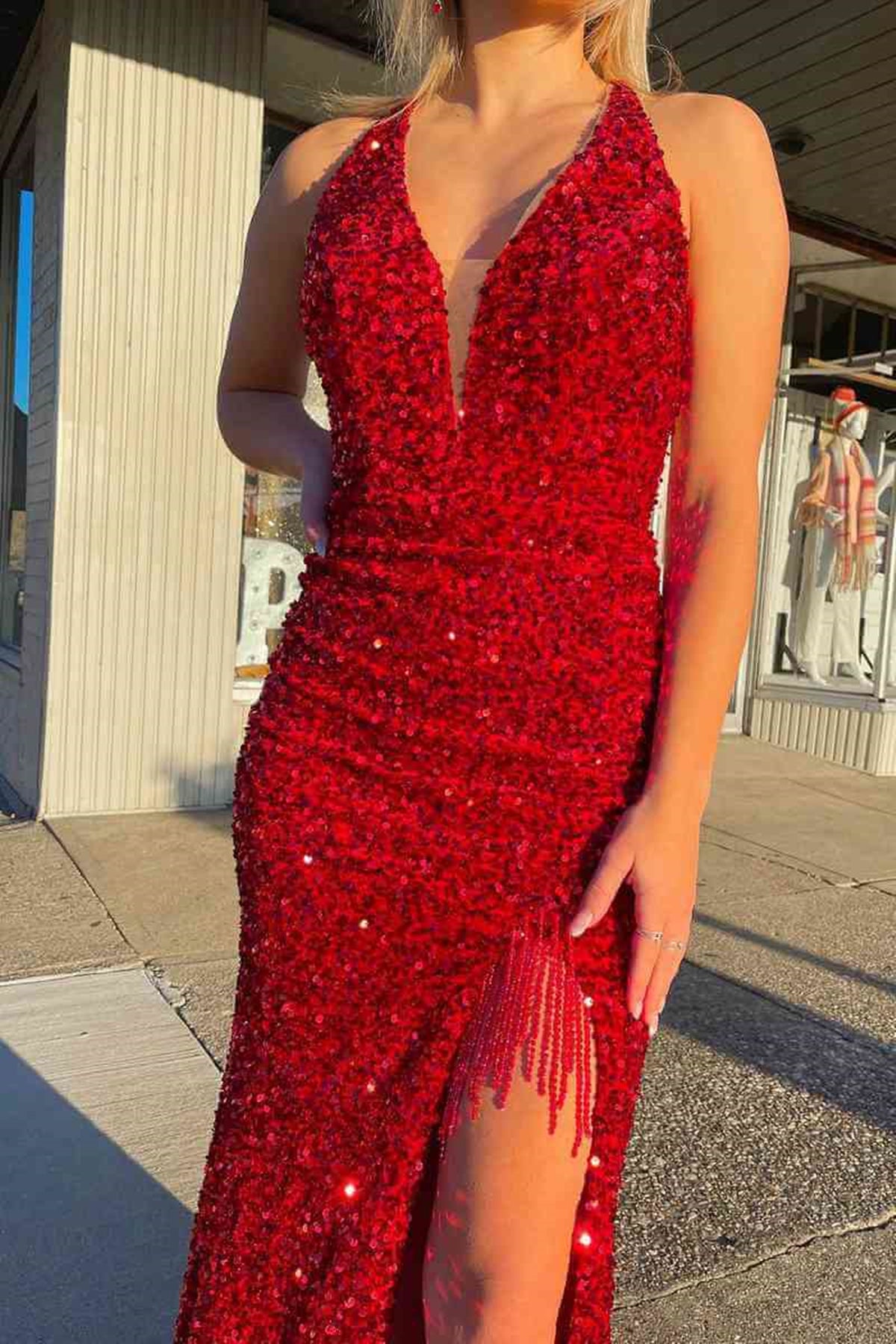 Unthony - Open Back V Neck Mermaid Burgundy Sequins Long Prom Dress