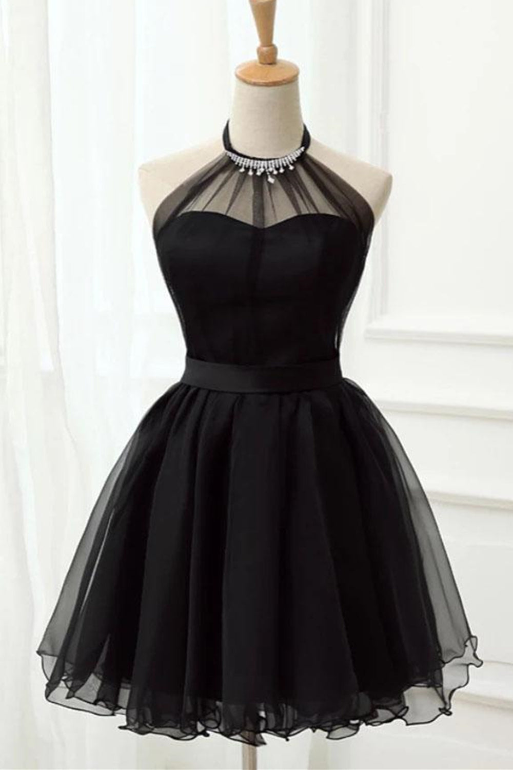 Unthony - Halter Neck Backless Black Short Prom Dress