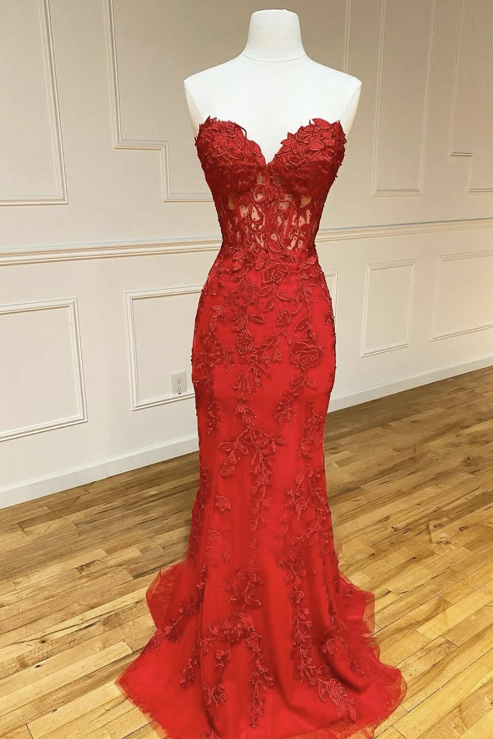 Unthony - Strapless Sweetheart Neck Mermaid Red Lace Long Prom Dress