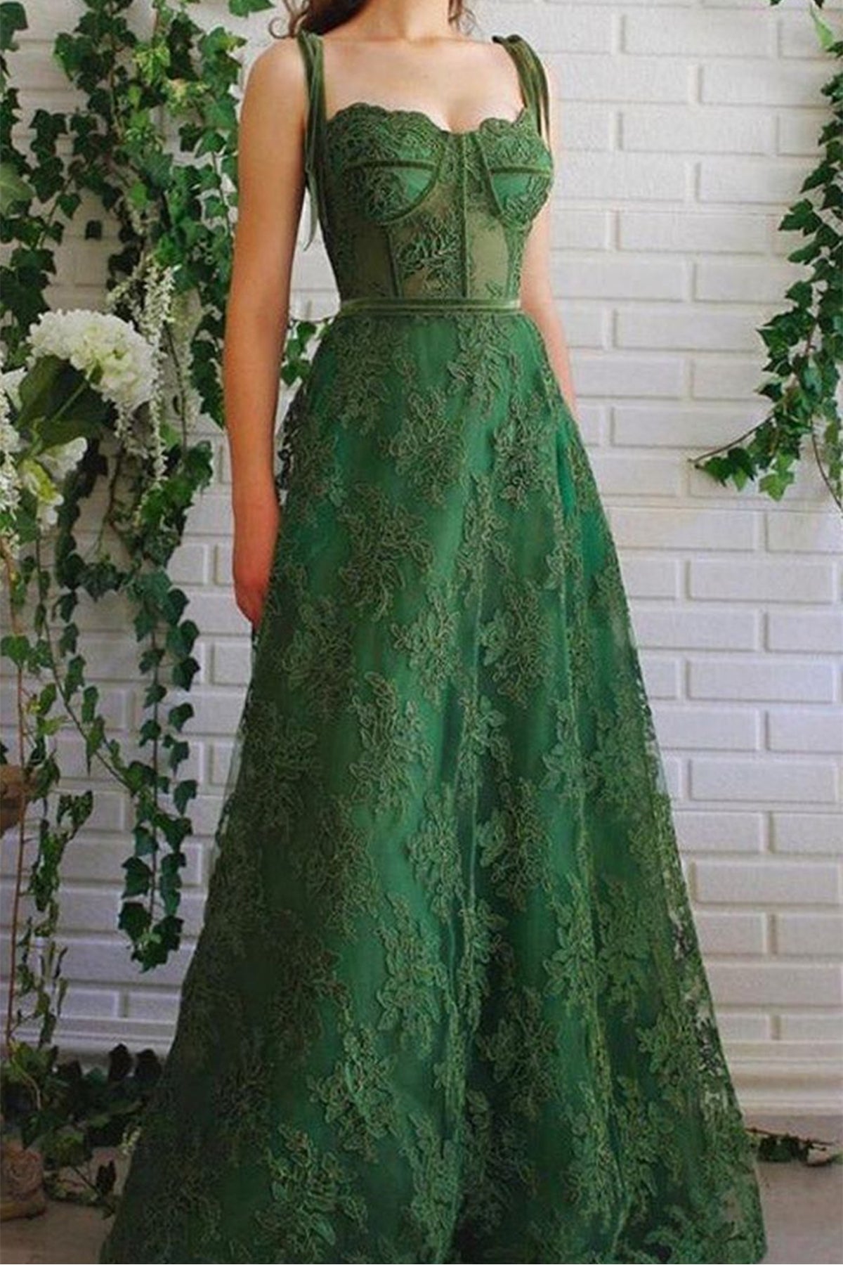 Unthony - Spaghetti Straps Green Lace Long Prom Dresses