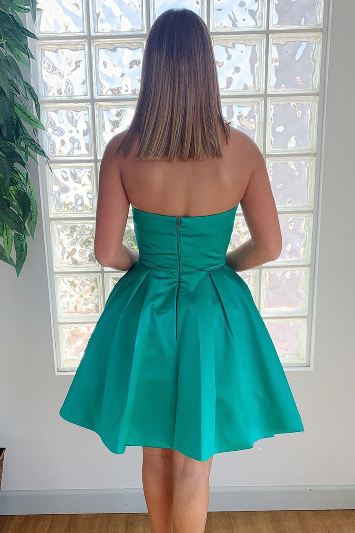 Unthony - Strapless Green Satin Short Prom Homecoming Dress with Pocket