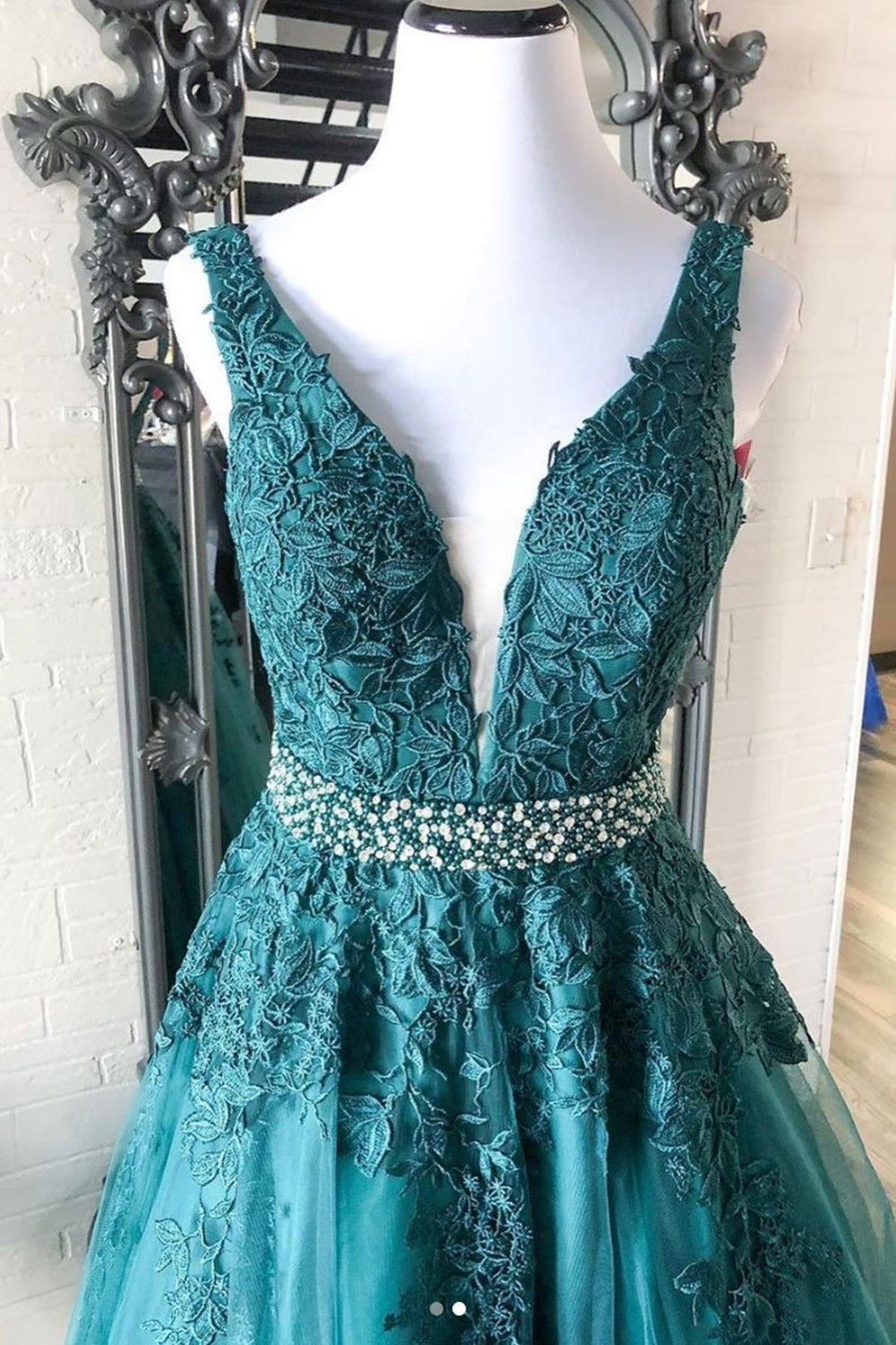 Unthony - V Neck Green Lace Long Prom Dress with Beaded Belt