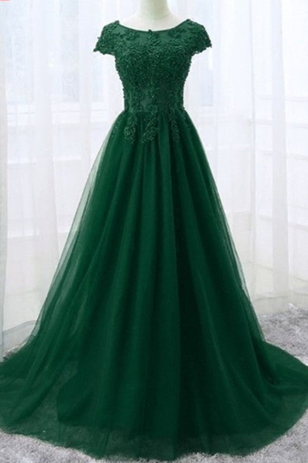 Unthony - Round Neck Cap Sleeves Green/Red Lace Long Prom Dresses