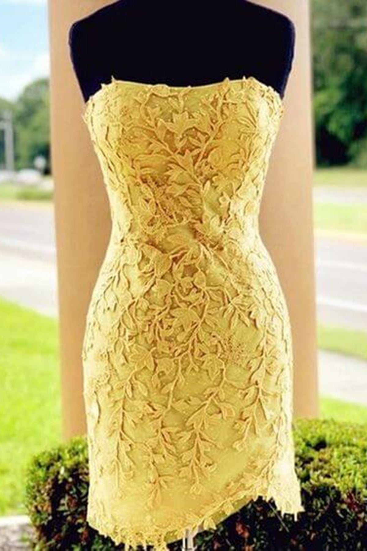 Unthony - Cute Strapless Mermaid Lace Short Prom Homecoming Dress