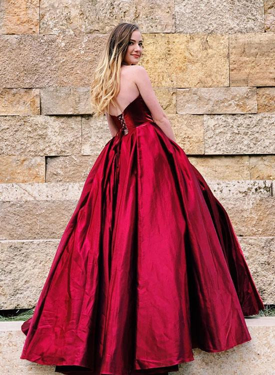 Unthony - Sweetheart Neck Backless Burgundy Satin Long Prom Dress