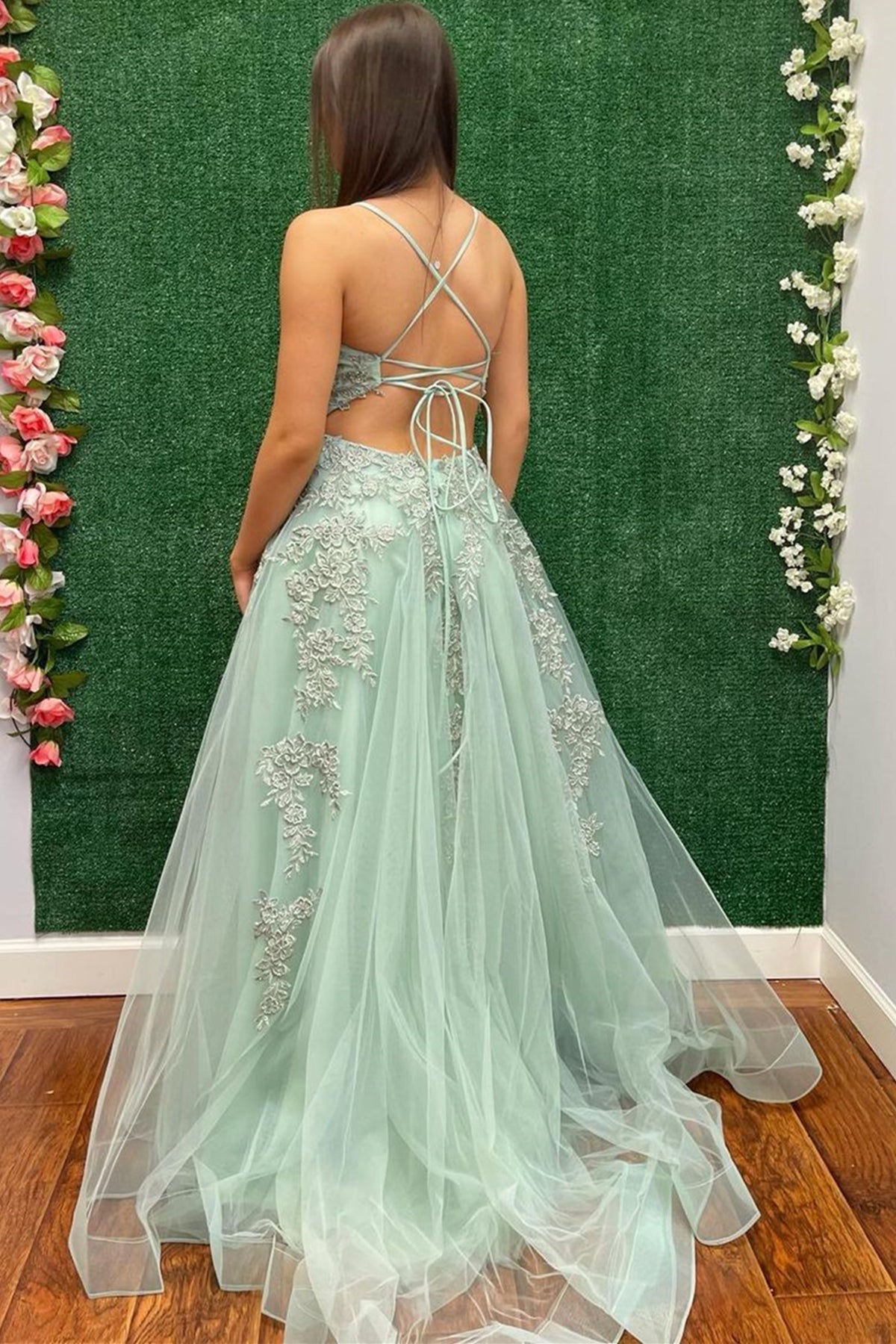Unthony - V Neck Backless Sage Tulle Lace Long Prom Dress with High Slit
