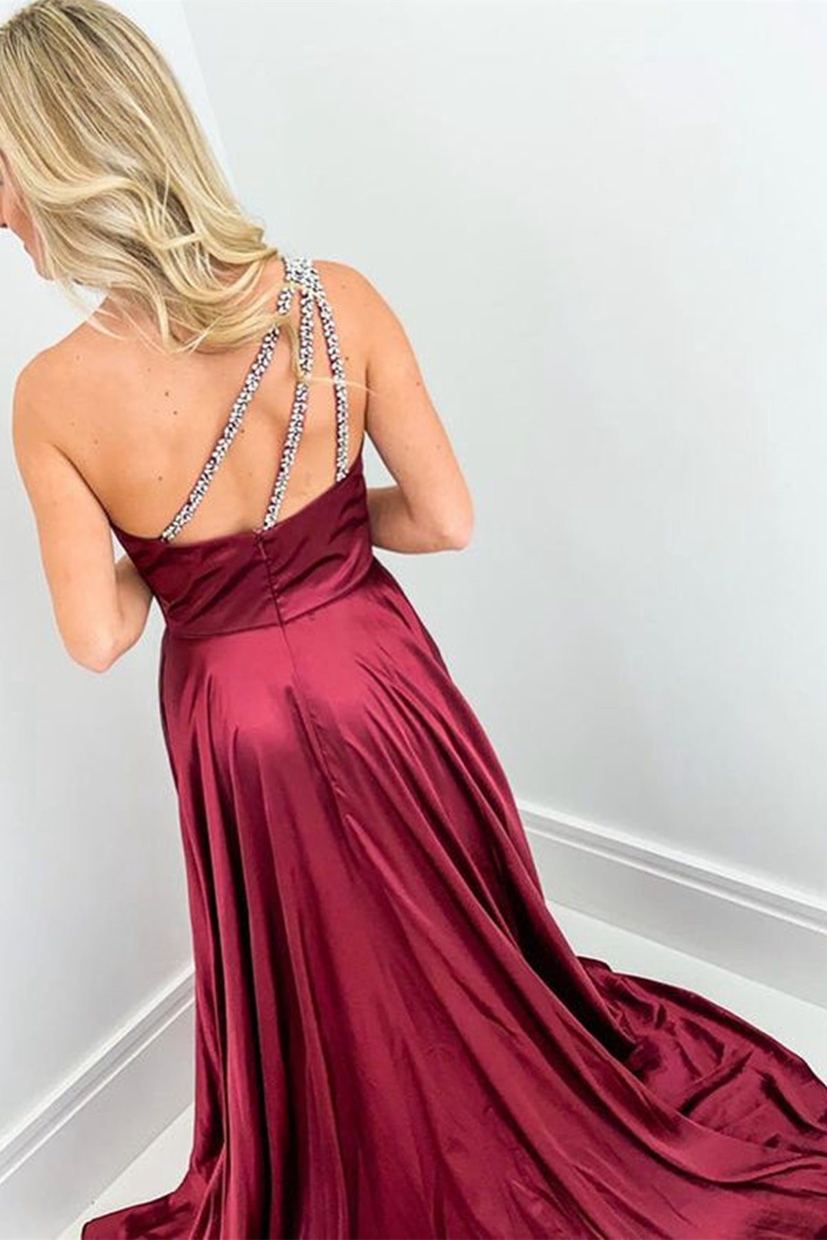 Unthony - One Shoulder Open Back Burgundy Long Prom Dress with High Slit