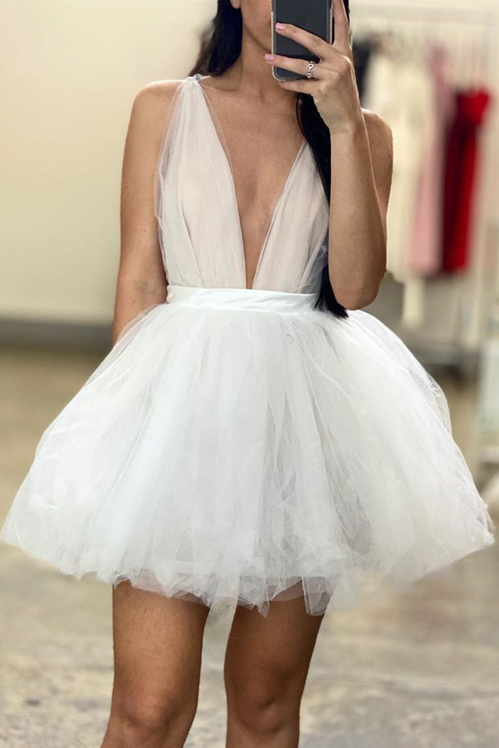 Unthony - Cute V Neck Short White Prom Dress
