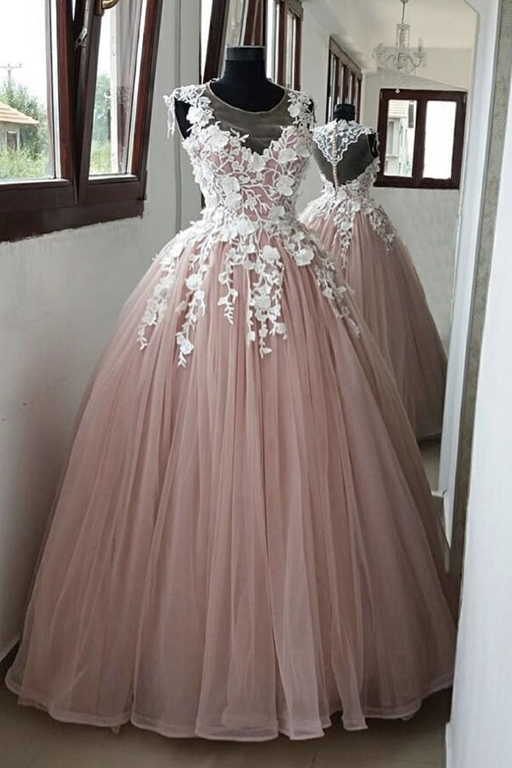 Unthony - Round Neck Pink Lace Long Prom Gown