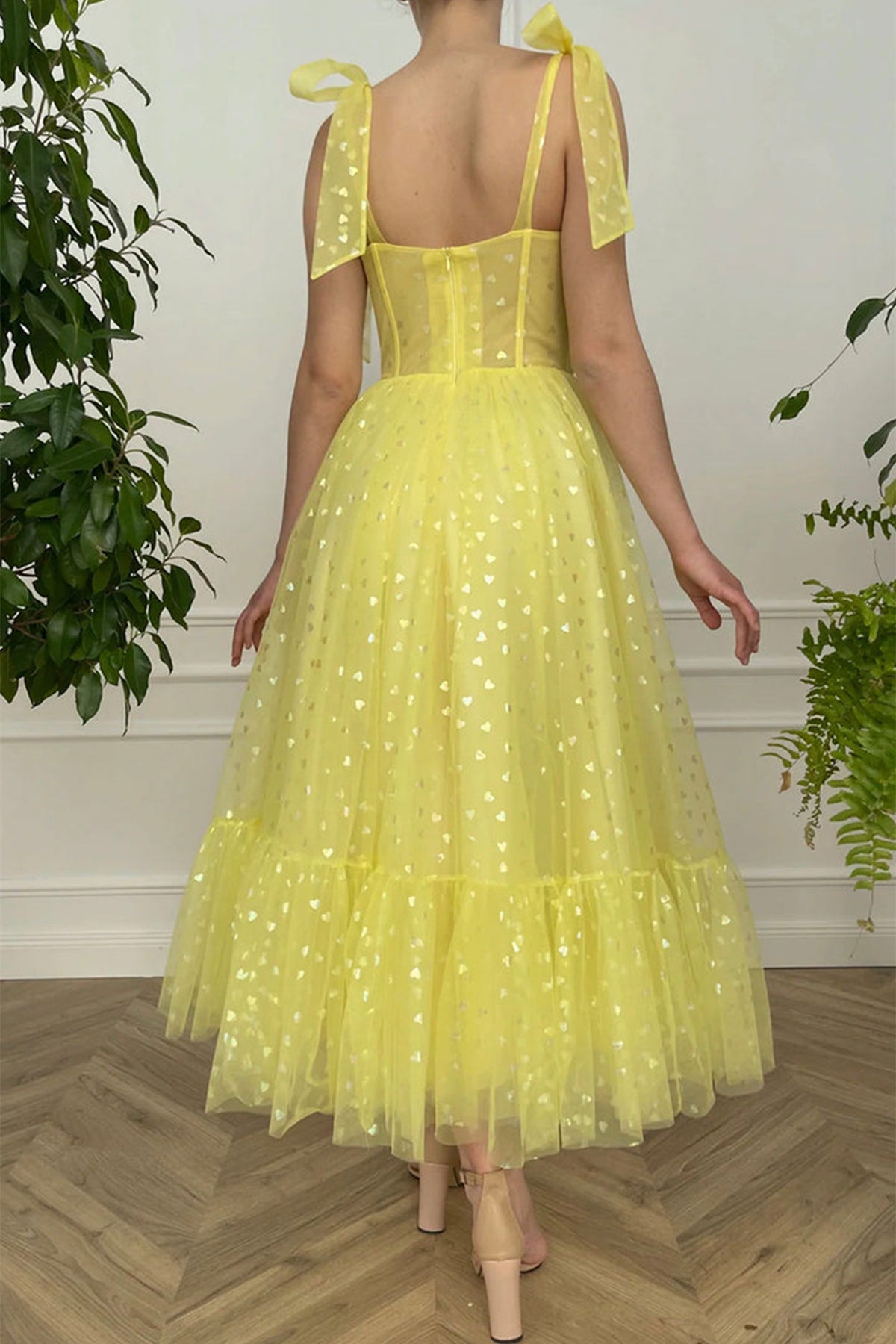 Unthony - Elegant Yellow Tulle Tea Length Prom Homecoming Dress