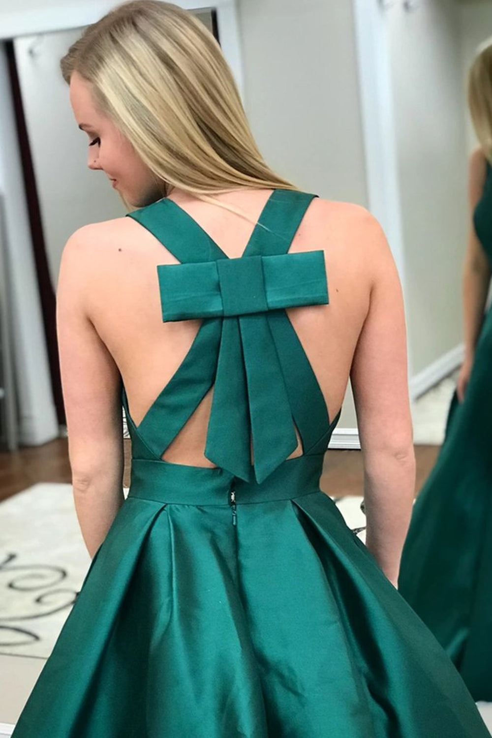 Unthony - Stylish V Neck Green Satin Long Prom Dress with Pocket