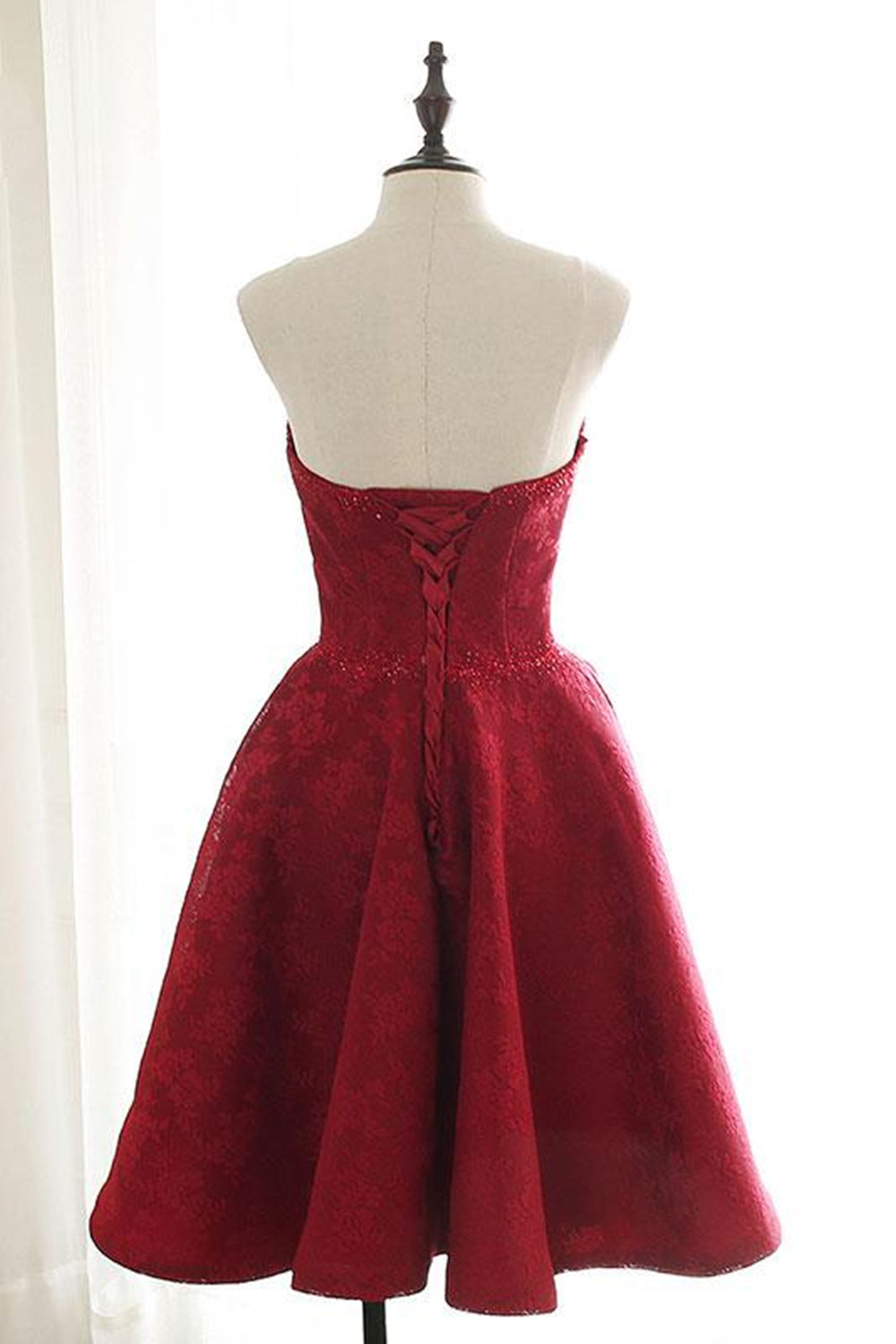 Unthony - Strapless Backless Burgundy Lace Short Prom Dress