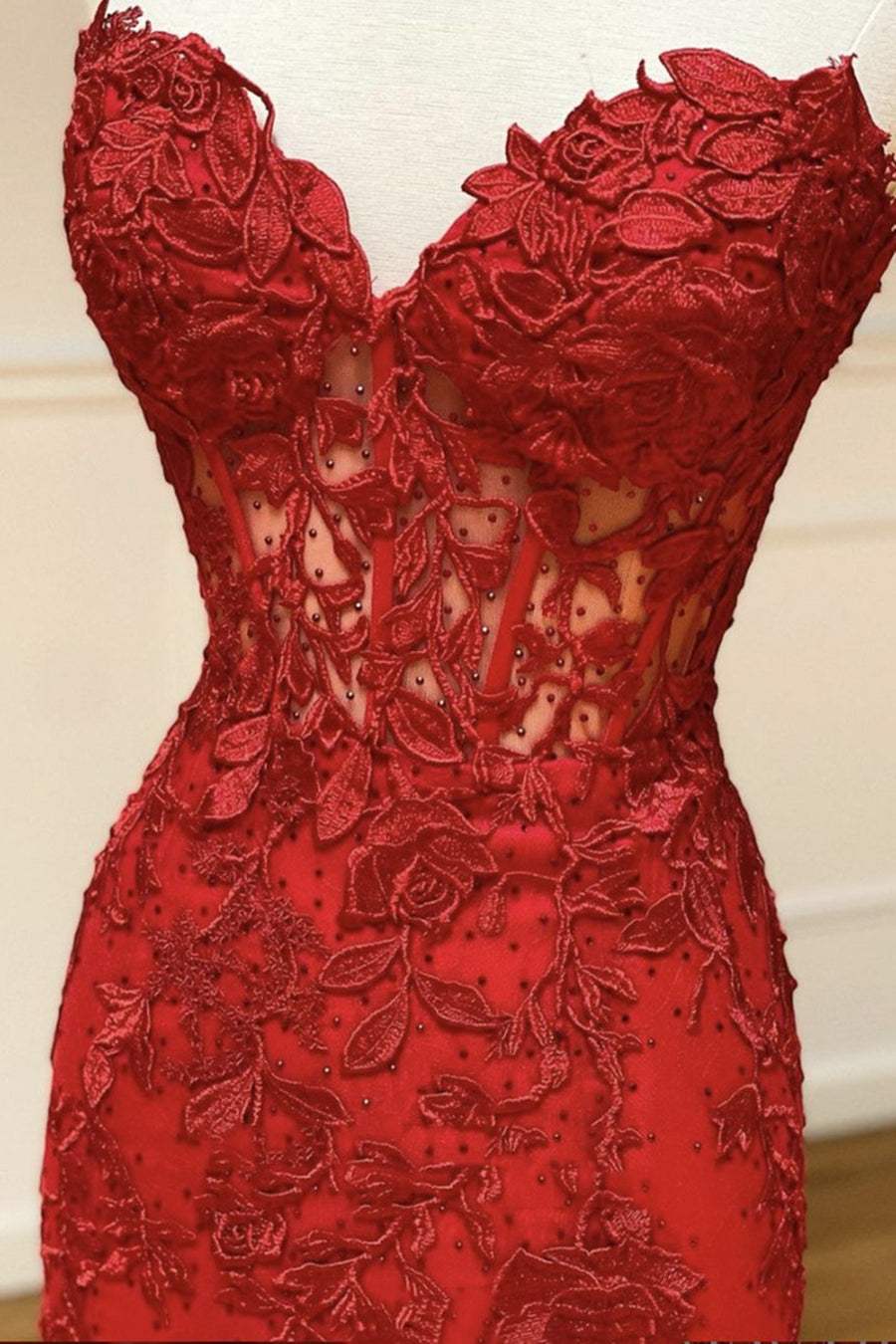 Unthony - Strapless Sweetheart Neck Mermaid Red Lace Long Prom Dress