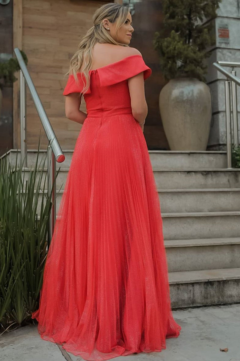 Unthony - Elegant Off Shoulder Red Tulle Long Prom Dress