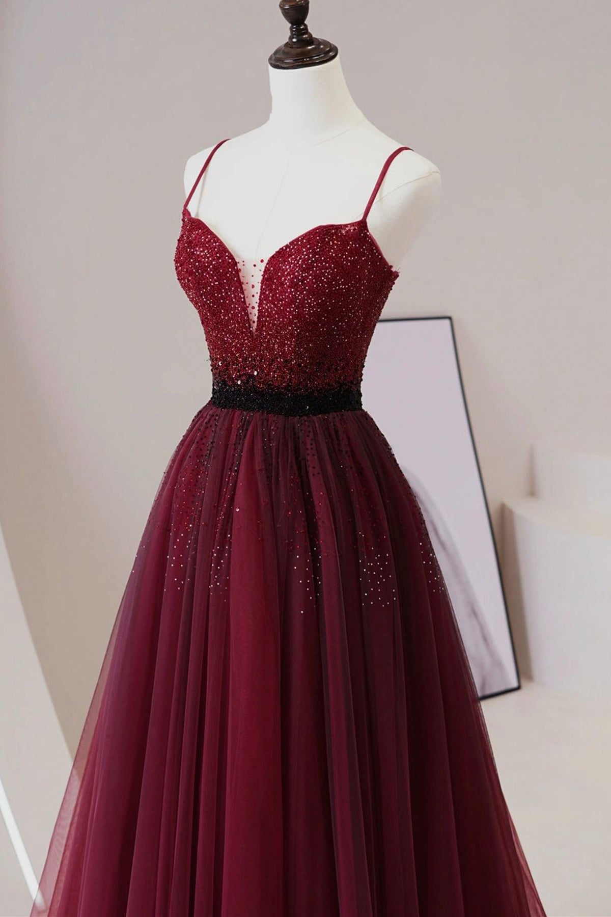 Unthony - A Line V Neck Beaded Burgundy Tulle Long Prom Dress