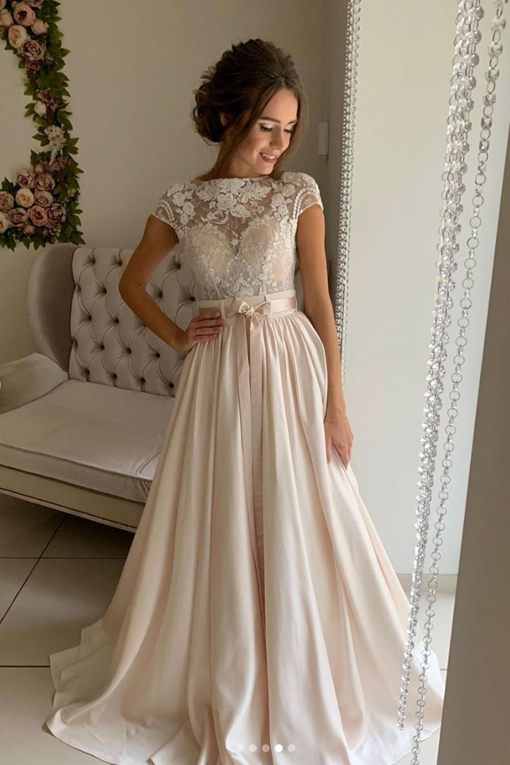 Unthony - Round Neck Cap Sleeves Light Champagne Lace Long Prom Dress