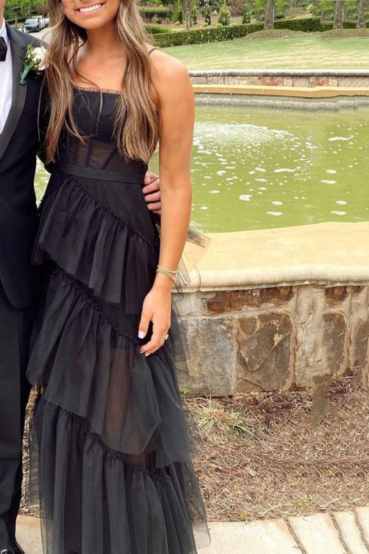 Unthony - Elegant Open Back Layered Black Tulle Long Prom Dress