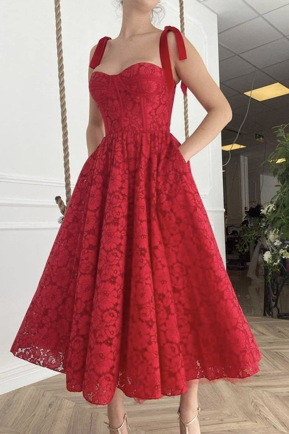 Unthony - Sweetheart Neck Tea Length Red Lace Prom Dress