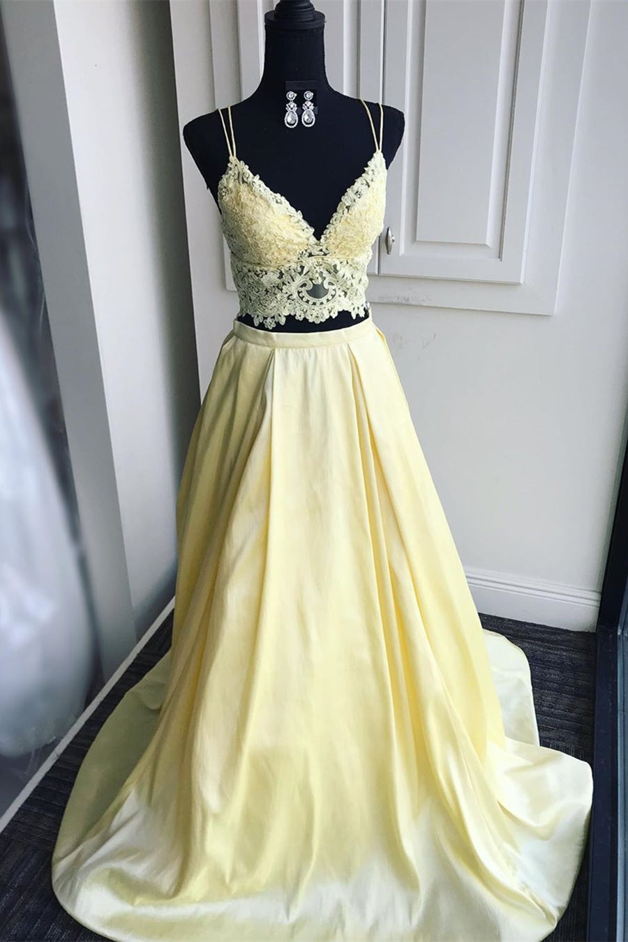 Unthony - A Line V Neck Two Pieces Lace Top Yellow Prom Dress