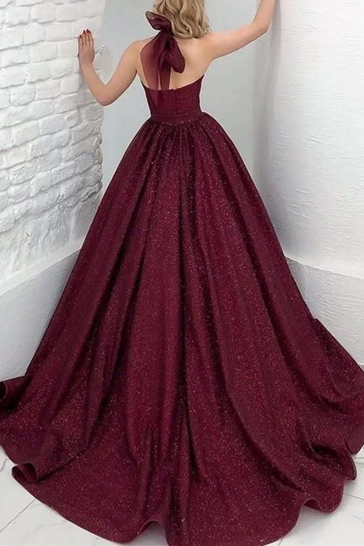 Unthony - Shiny Halter Open Back Burgundy Prom Dresses Long