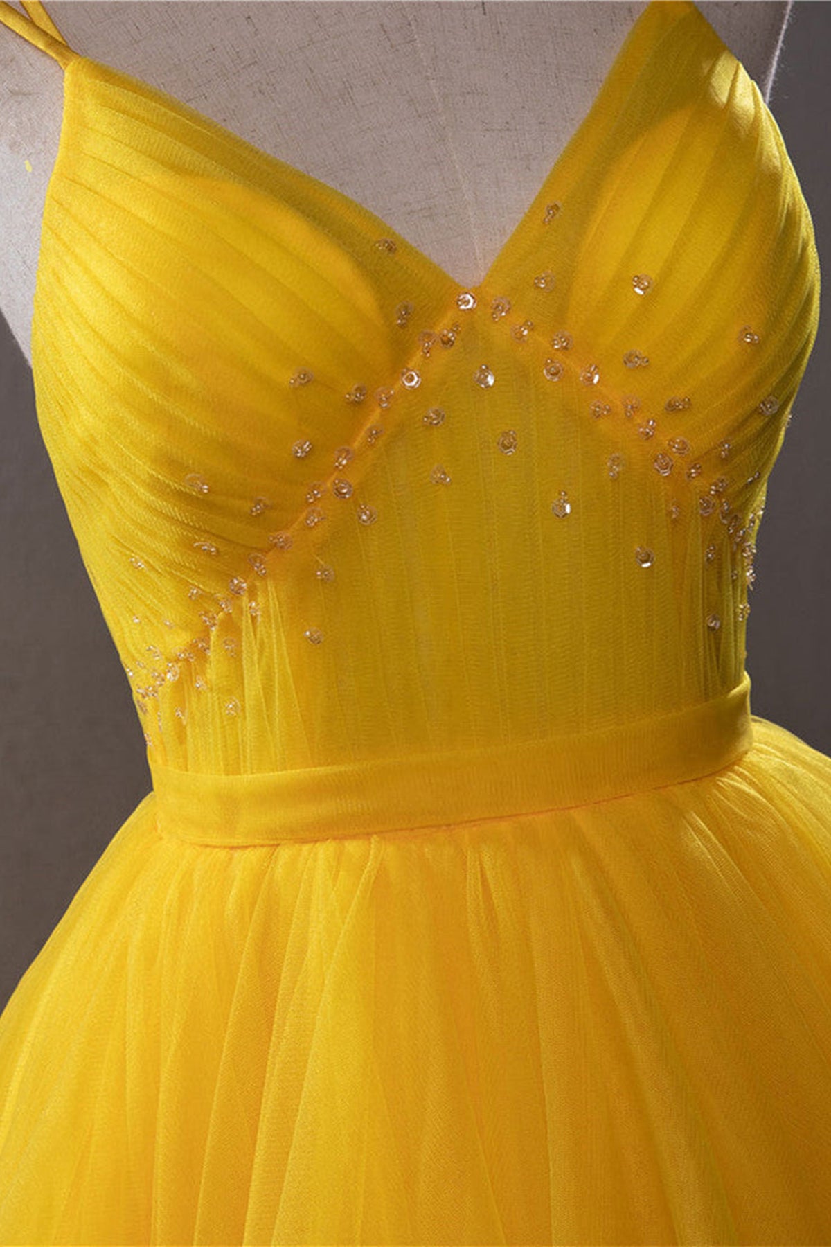 Unthony - Open Back V Neck High Low Yellow Tulle Long Prom Dress