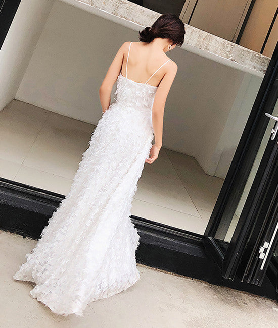 Unthony - A Line Spaghetti Straps V Neck Backless White Lace Long Prom Dresses