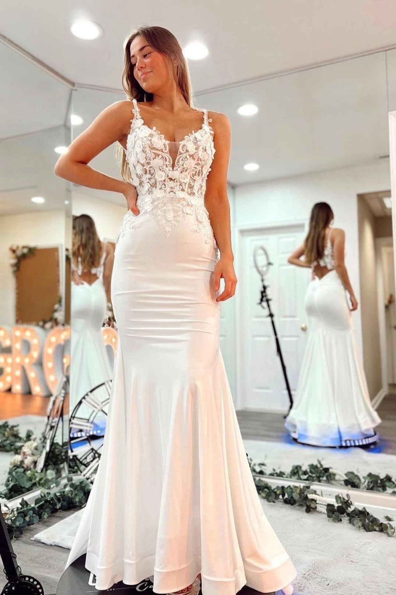Unthony - Mermaid V Neck Ivory Lace Long Prom Dress