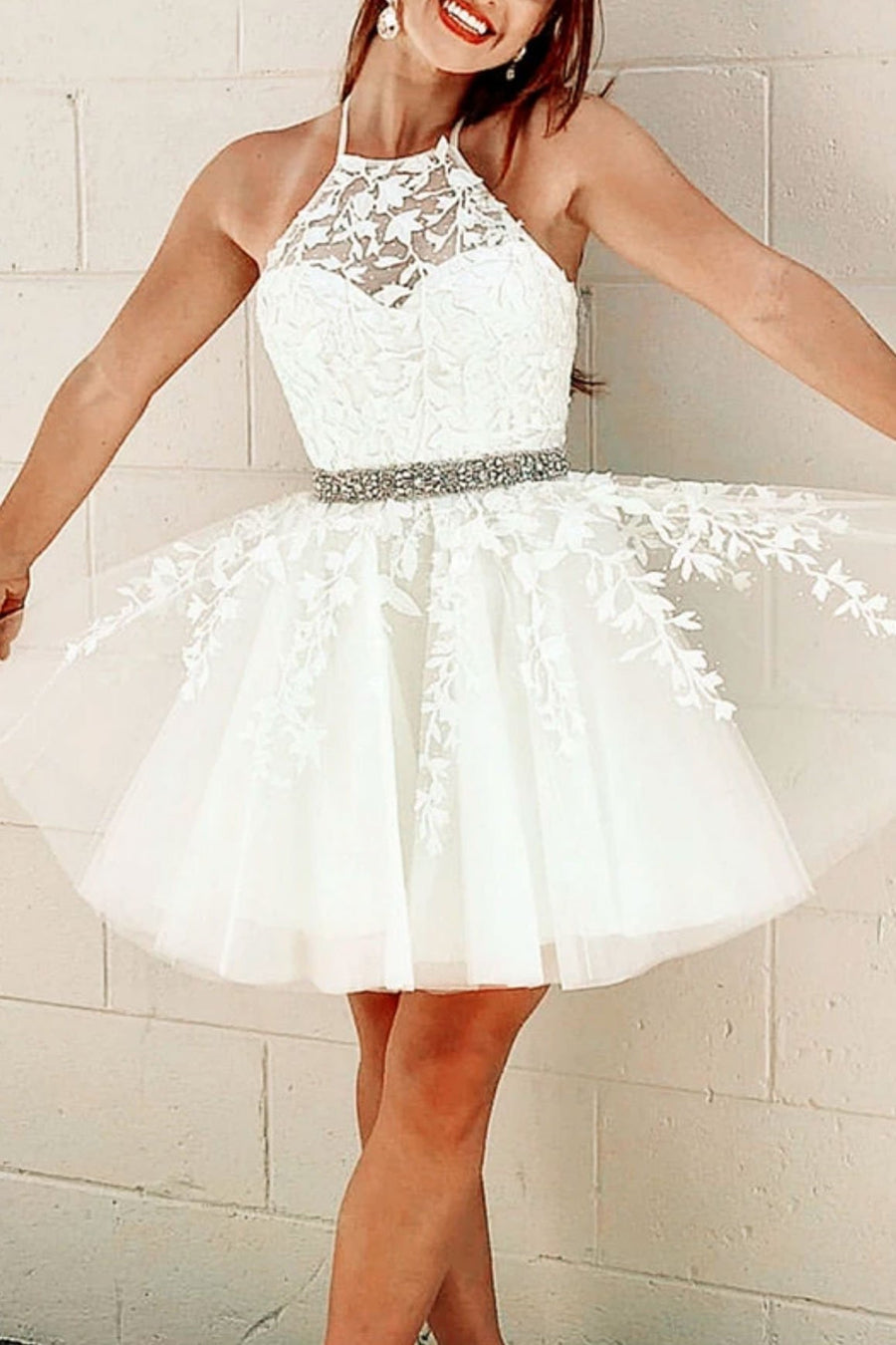 Unthony - Cute Halter Neck White Lace Short Prom Dress with Belt