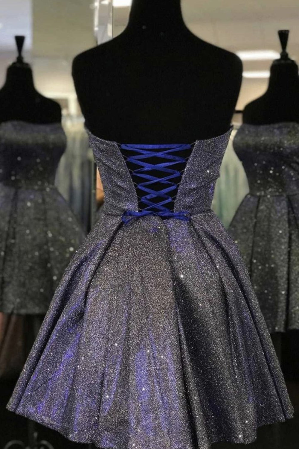 Unthony - Shiny Strapless Open Back Short Black Prom Dress