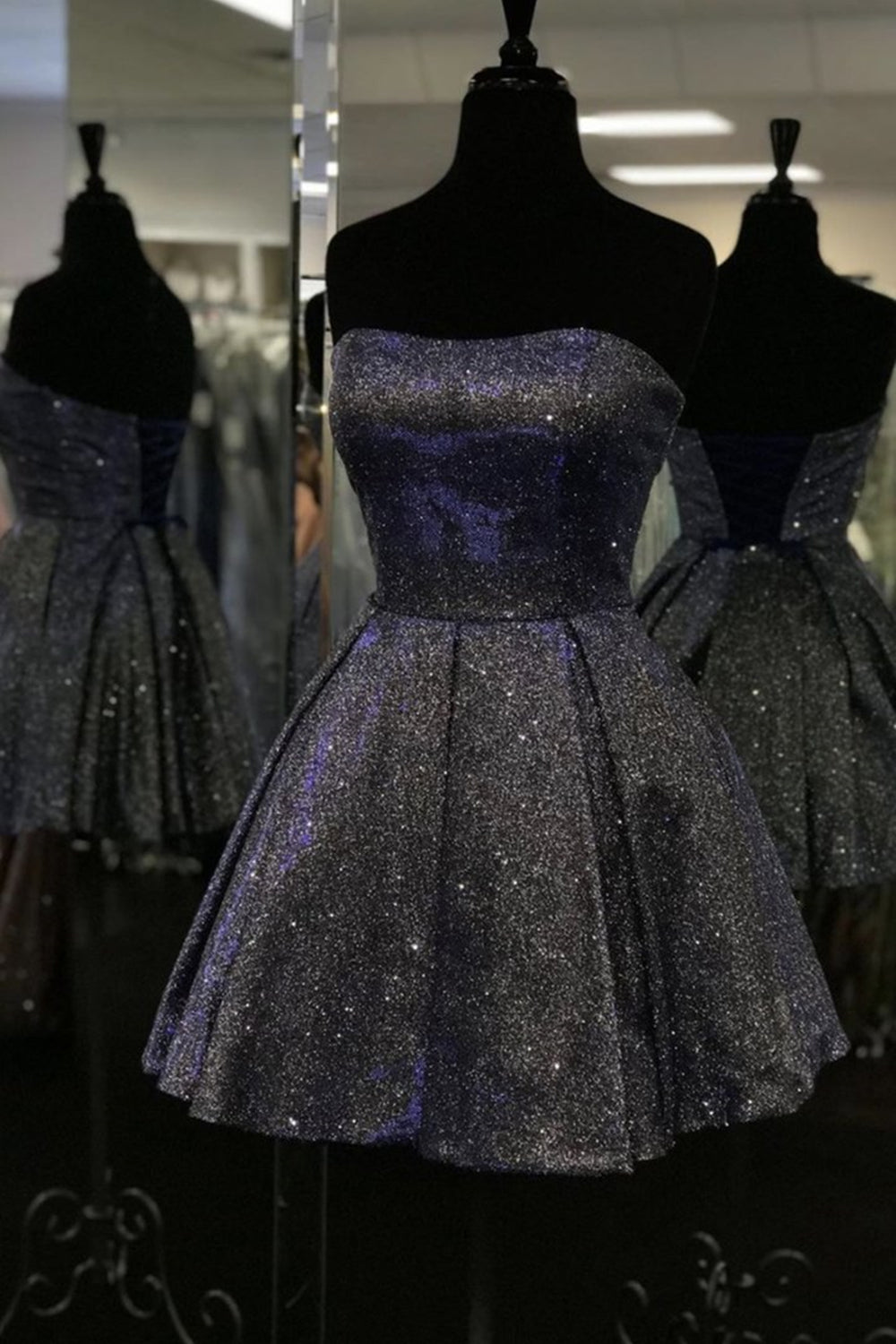 Unthony - Shiny Strapless Open Back Short Black Prom Dress