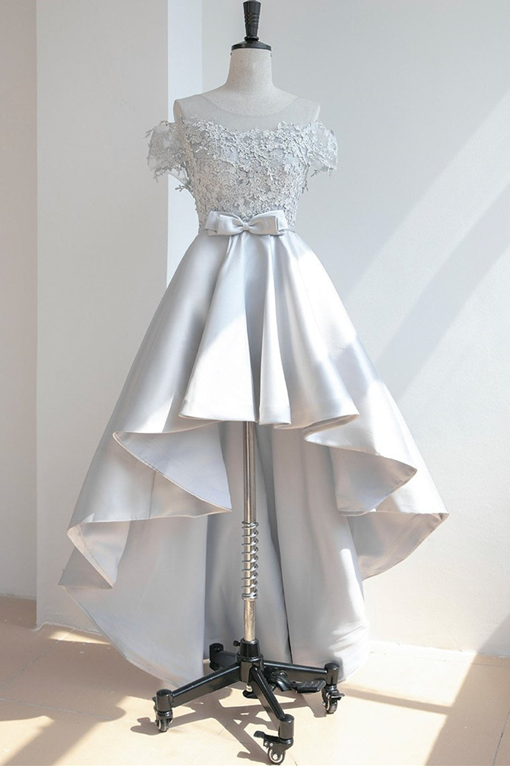 Unthony - High Low Off Shoulder Gray Lace Prom Dress