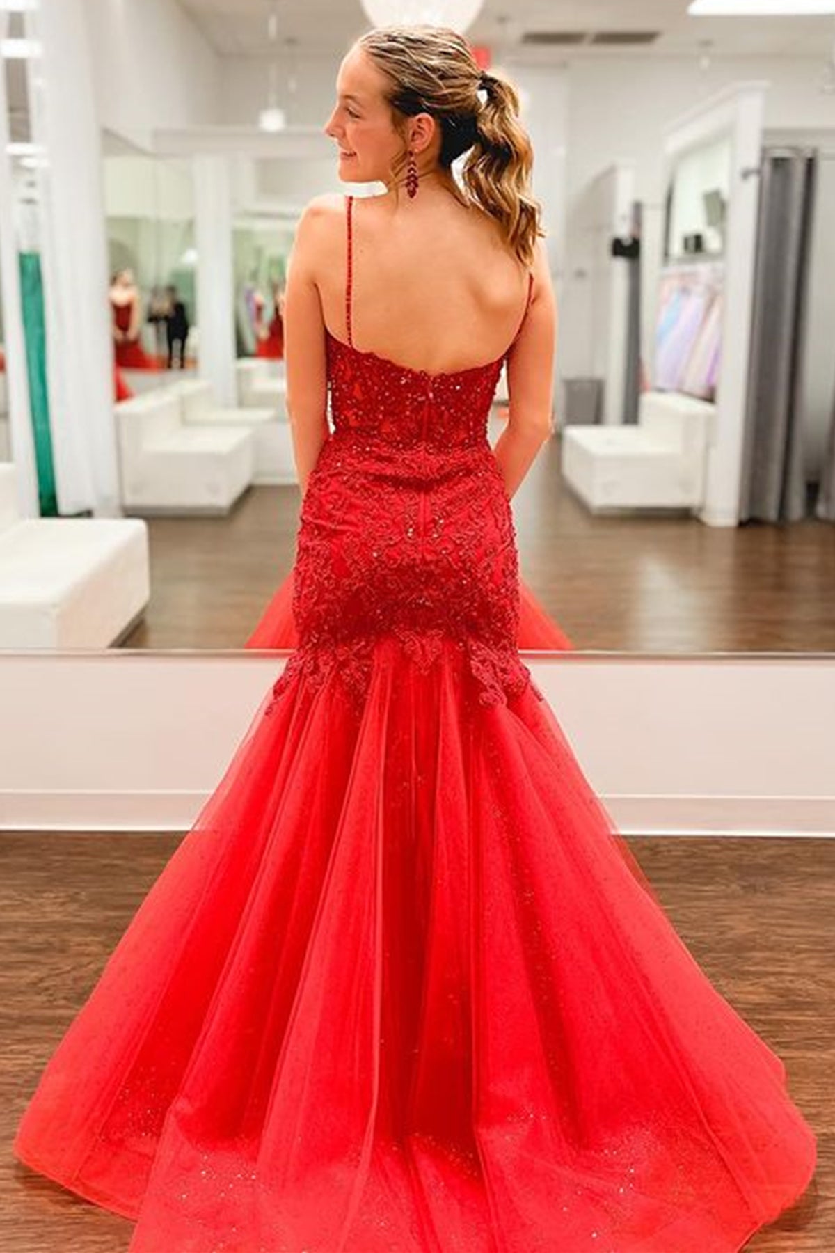 Unthony - V Neck Mermaid Beaded Red Lace Long Prom Dresses