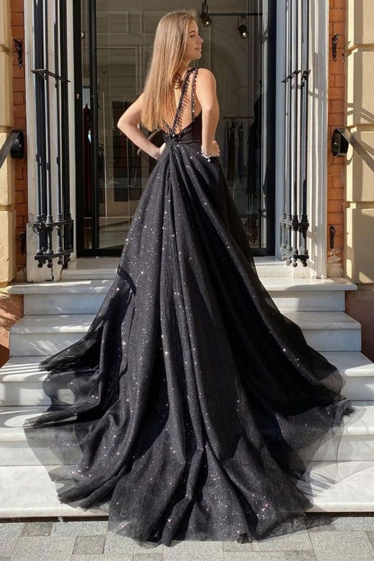 Unthony - Open Back V Neck Black Tulle Long Prom Dresses