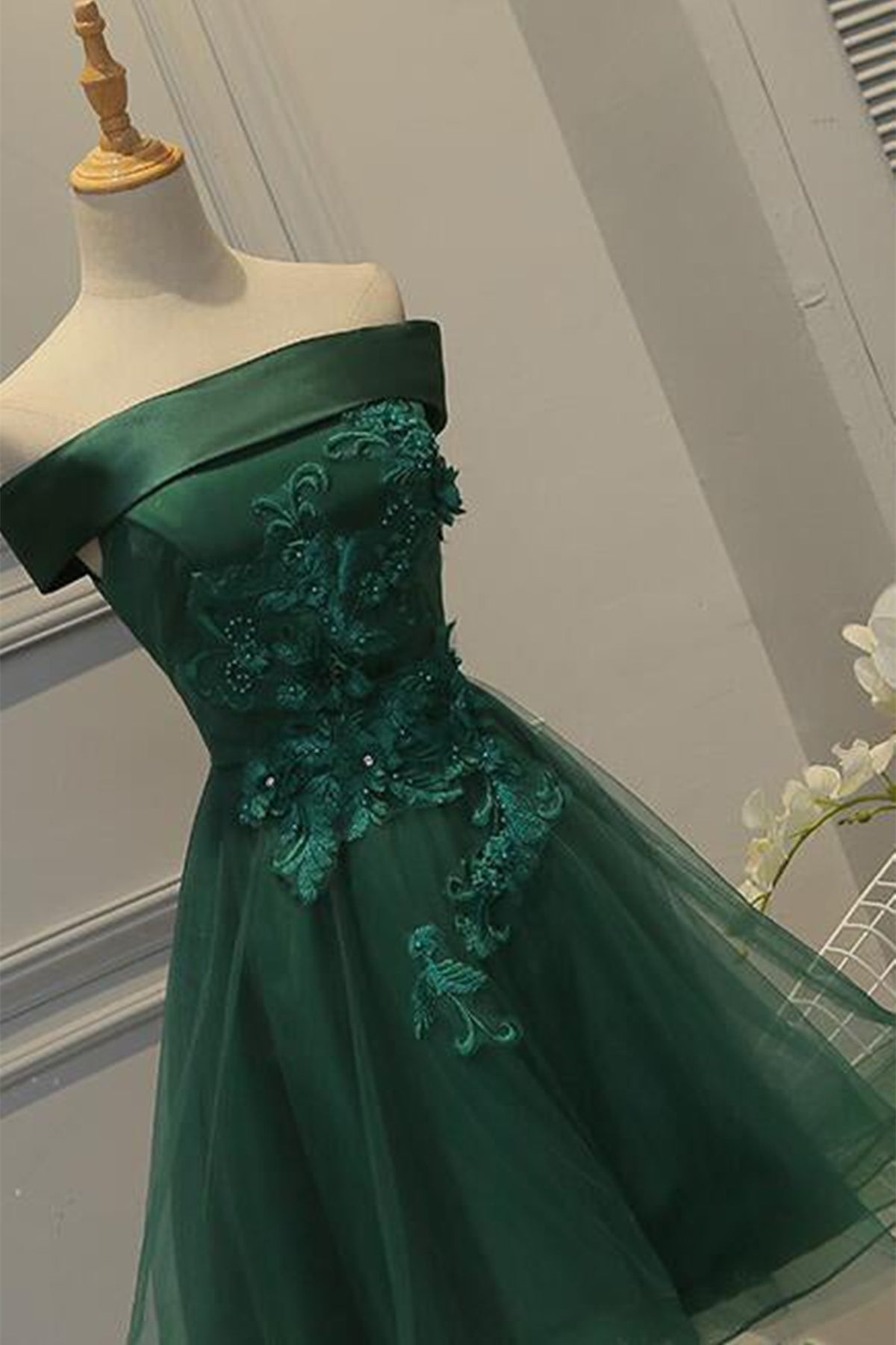 Unthony - Off Shoulder Green Lace Floral Prom Dress