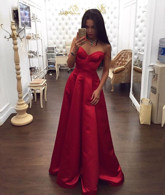 Unthony - Simple Sweetheart Neck Long Red Prom Dresses