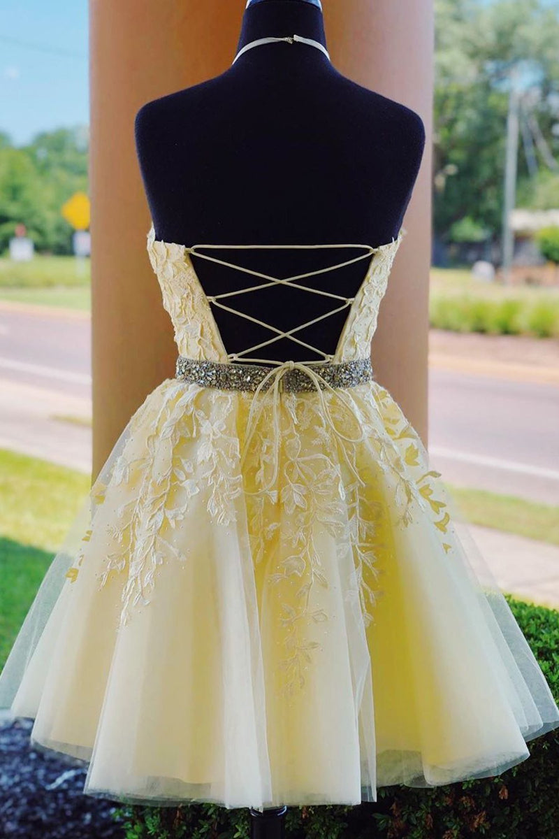 Unthony - Halter Neck Backless Short Yellow Lace Prom Dress
