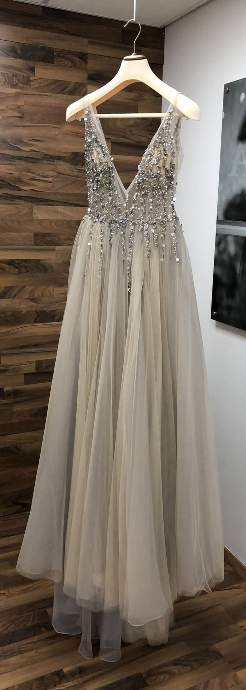 Unthony - Stylish V Neck Open Back Sequins Gray Long Prom Dress with High Slit