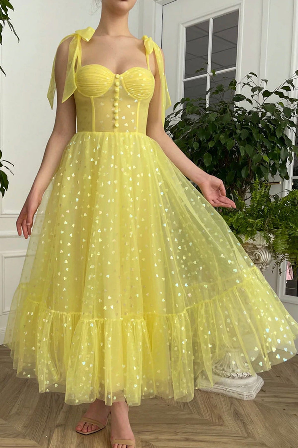 Unthony - Elegant Yellow Tulle Tea Length Prom Homecoming Dress