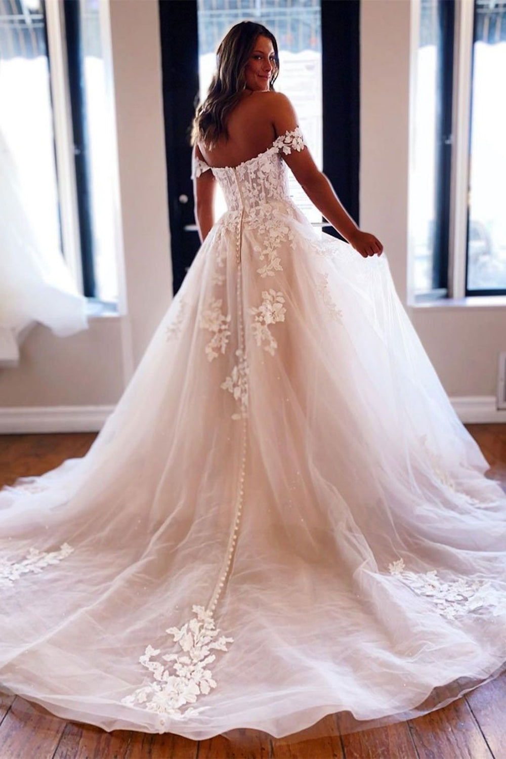 Unthony - Off the Shoulder Light Champagne Lace Long Prom Wedding Dress