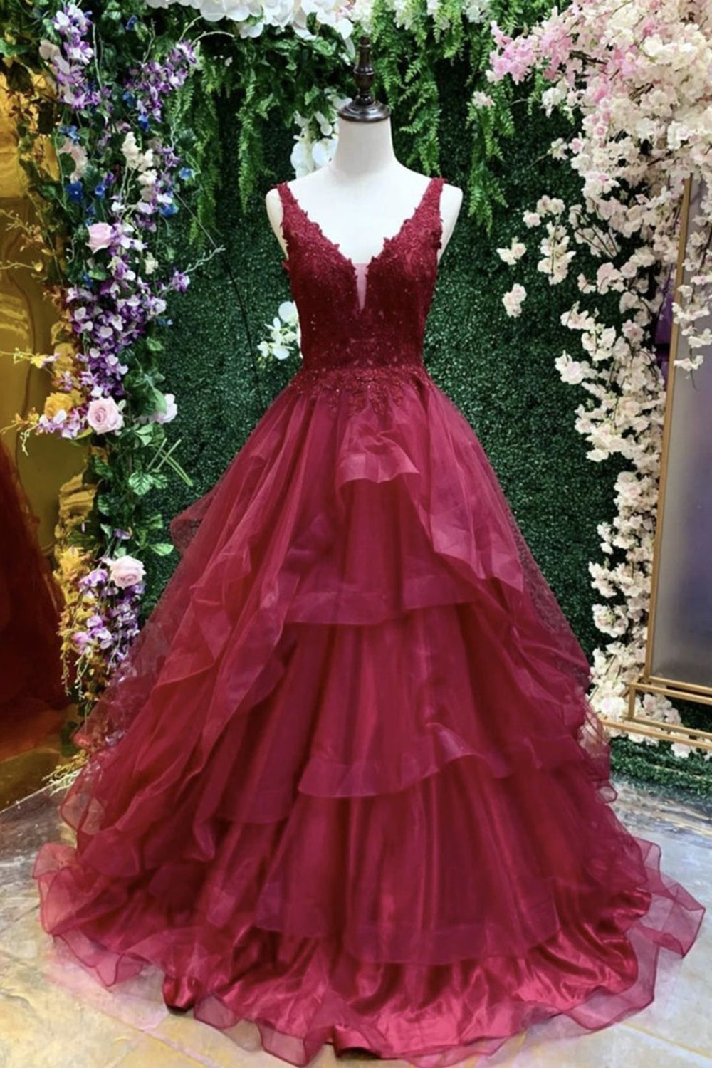 Unthony - V Neck Open Back Burgundy Lace Long Prom Dress