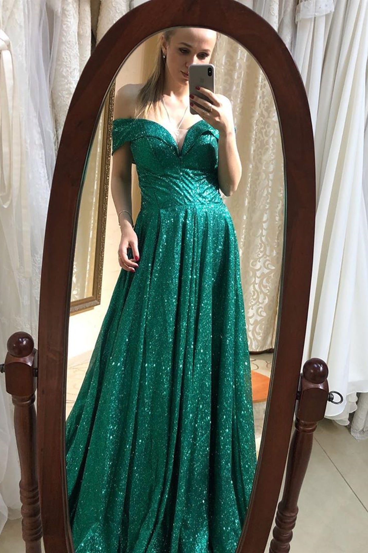 Unthony - Off Shoulder Bling Bling Green Sequins Long Prom Dress