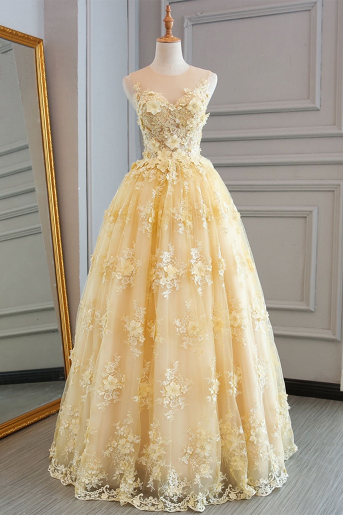 Unthony - Gorgeous Yellow Lace Appliques Long Prom Dress