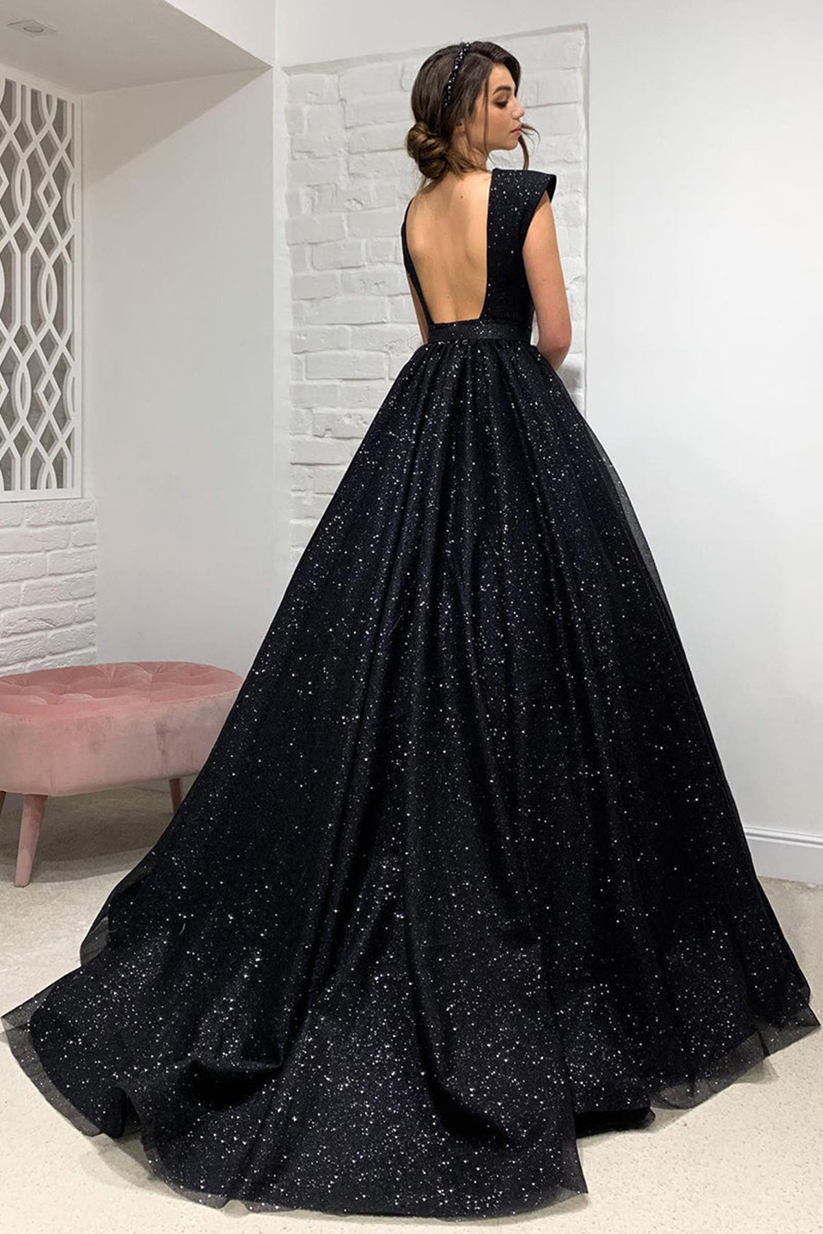 Unthony - Deep V Neck Open Back Black Long Prom Dress