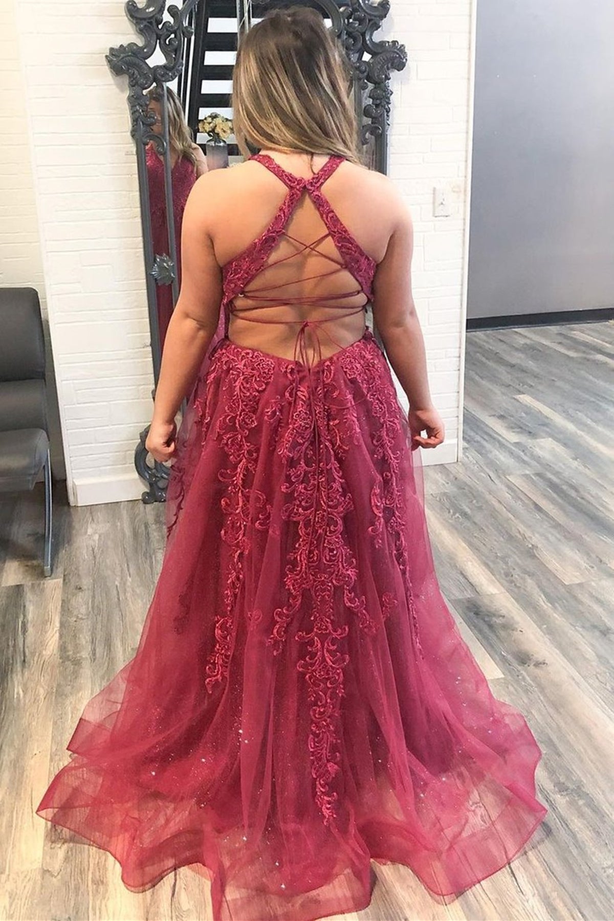 Unthony - Open Back V Neck Burgundy Lace Long Prom Dress