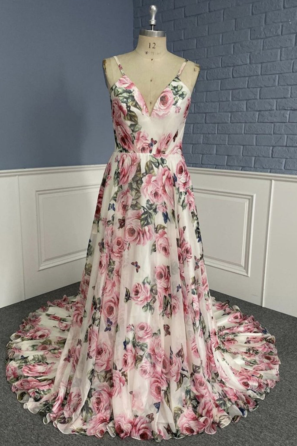 Unthony - Stylish V Neck Backless Floral Pattern Long Prom Dress