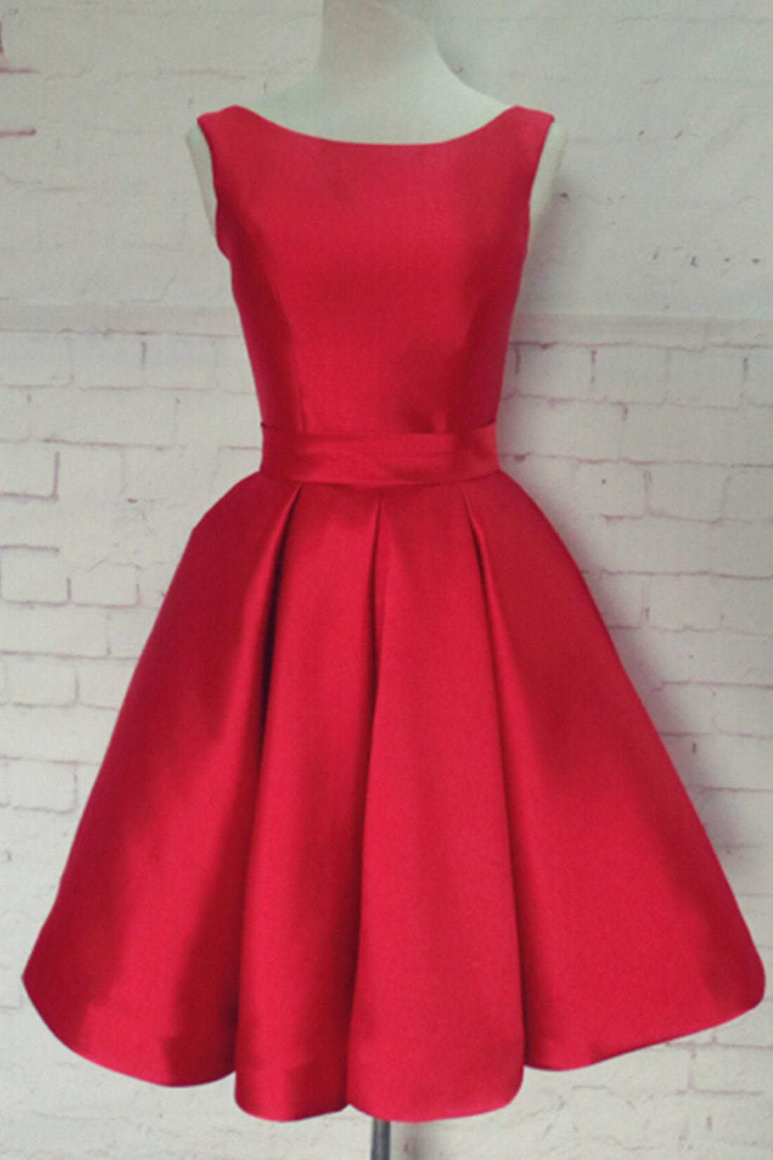 Unthony - Cute Open Back Knee Length Red Prom Dress