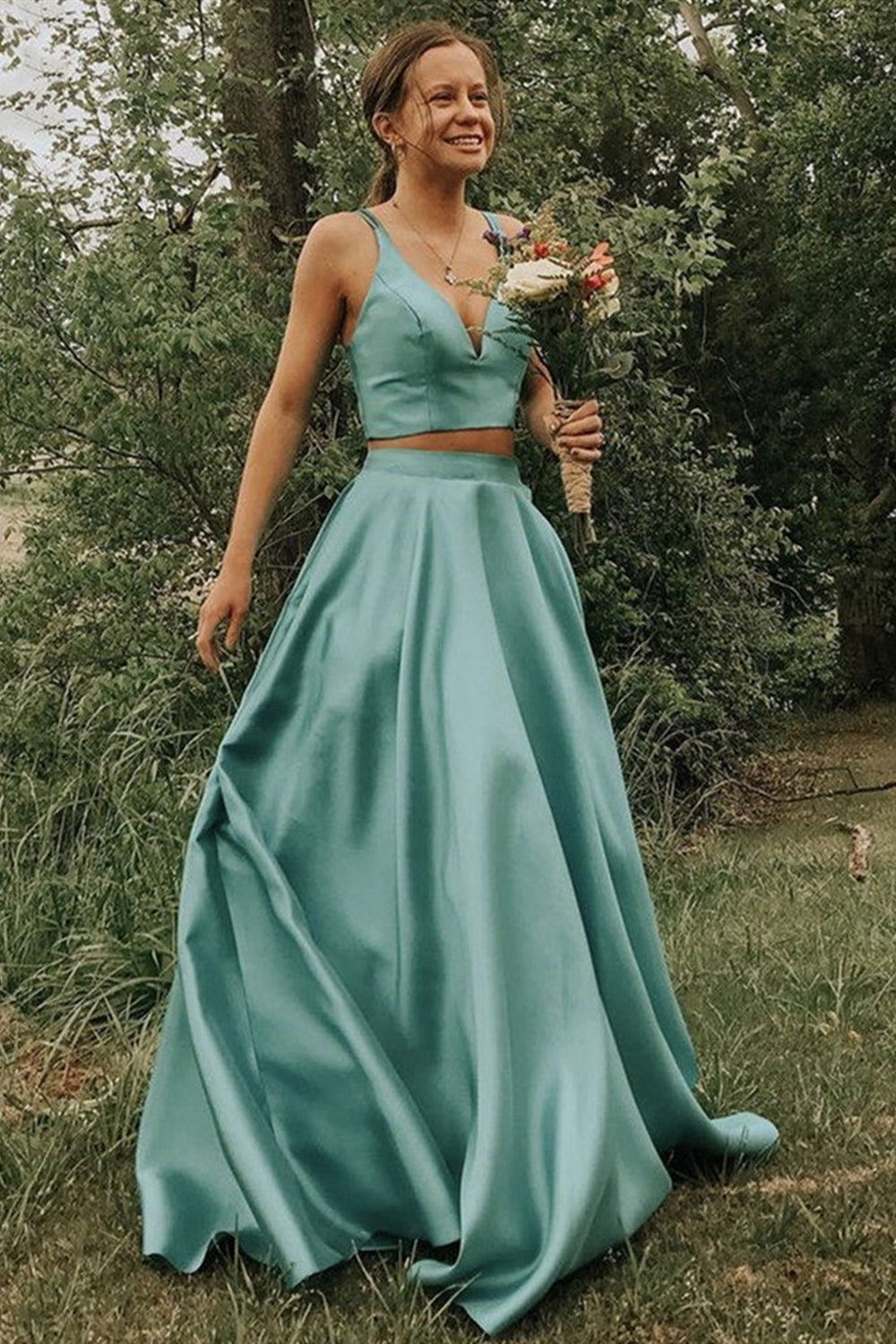 Unthony - V Neck 2 Pieces Green Long Prom Dress