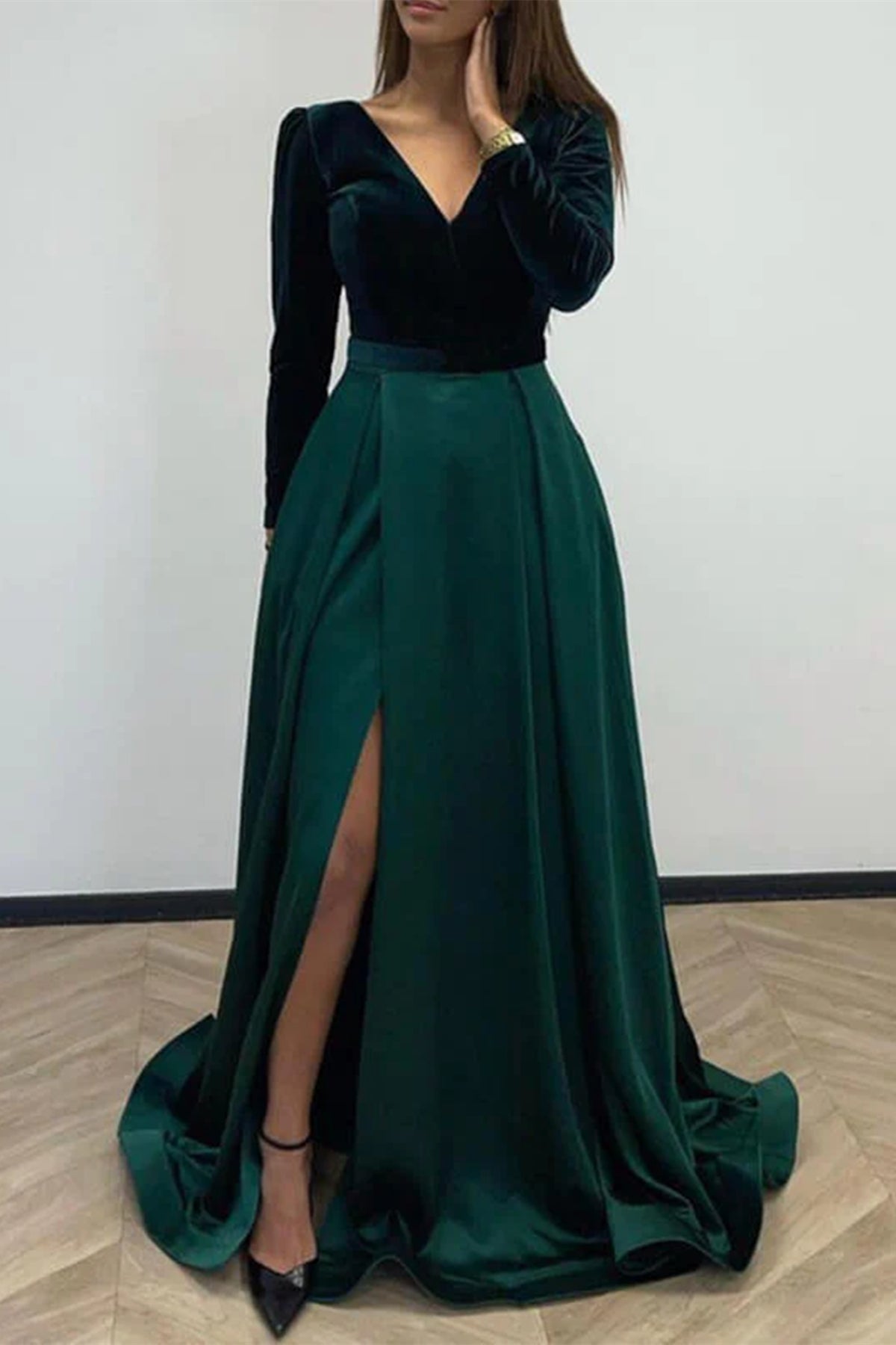 Unthony - V Neck Long Sleeves Green Long Prom Dress with Velvet Top