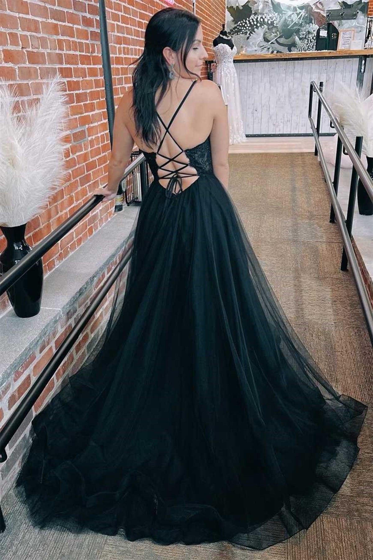 Unthony - Open Back V Neck Black Lace Top Long Prom Dress with High Slit