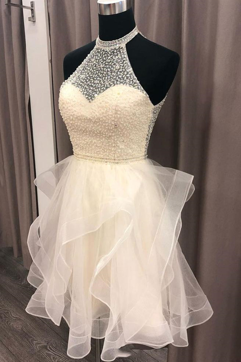 Unthony - Cute Open Back Champagne Beaded Short Prom Dress